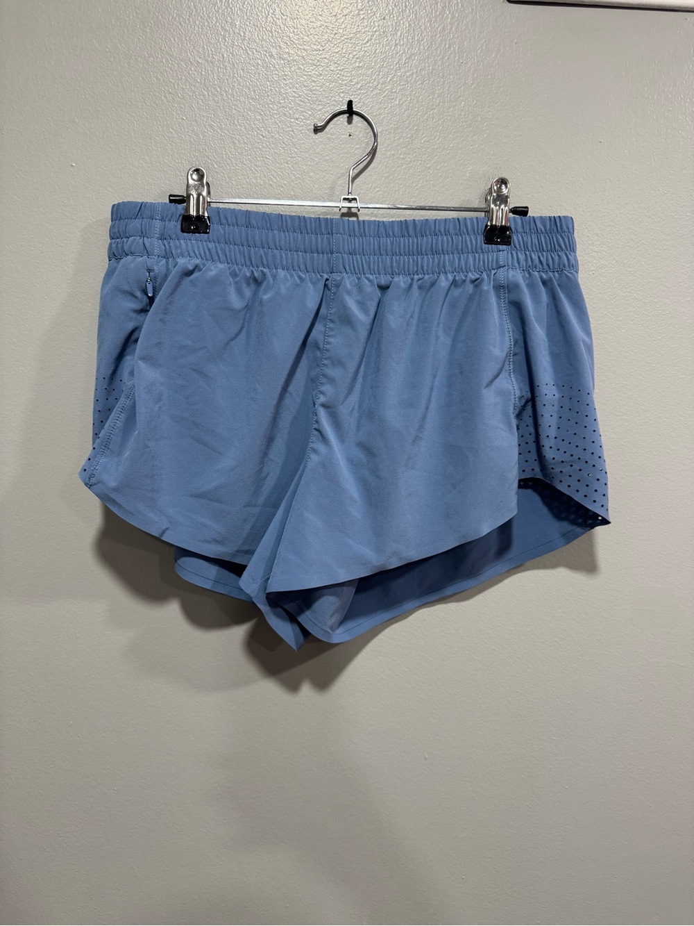 Athleta Hustle Light Blue Shorts Sz Medium